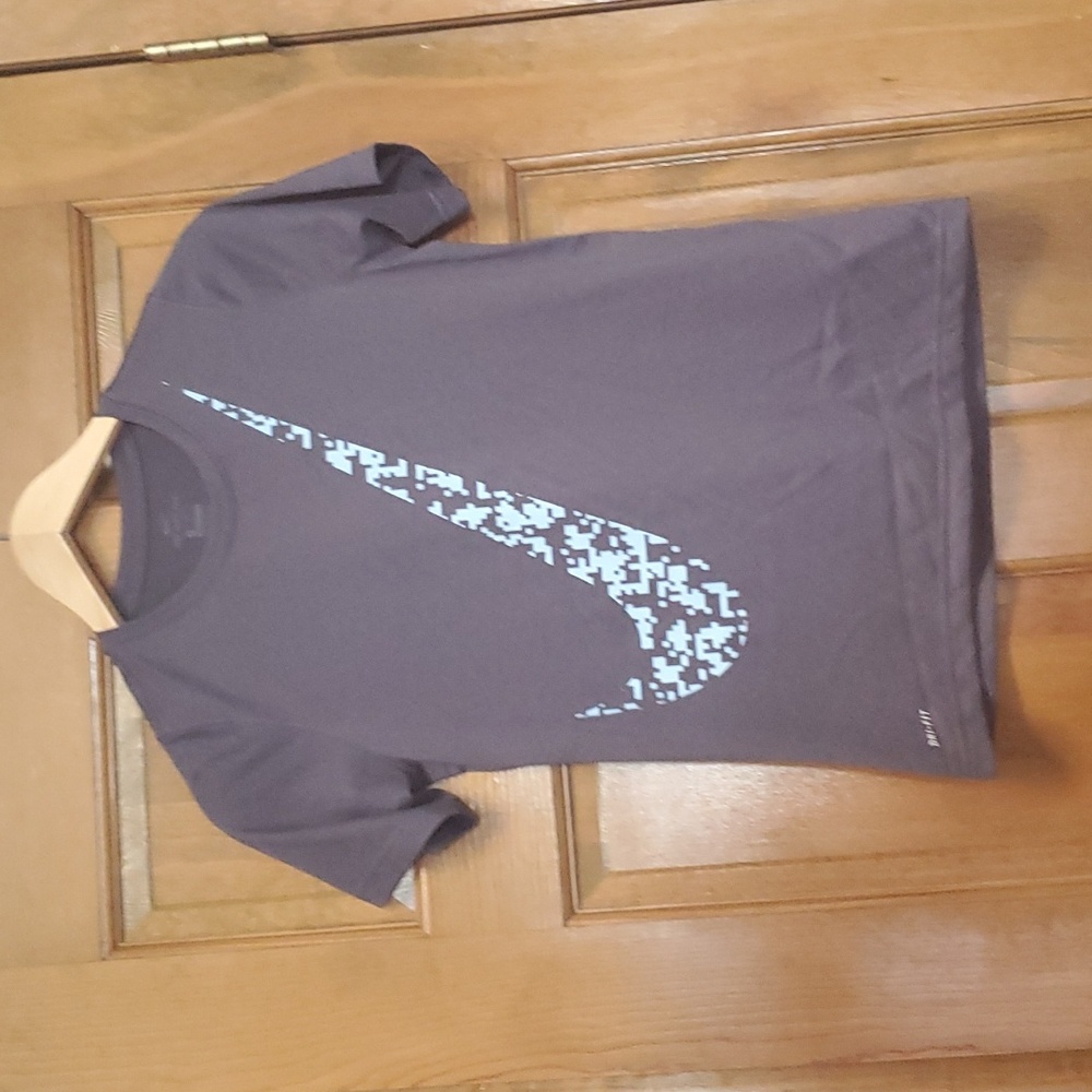 Boys nike t-shirt